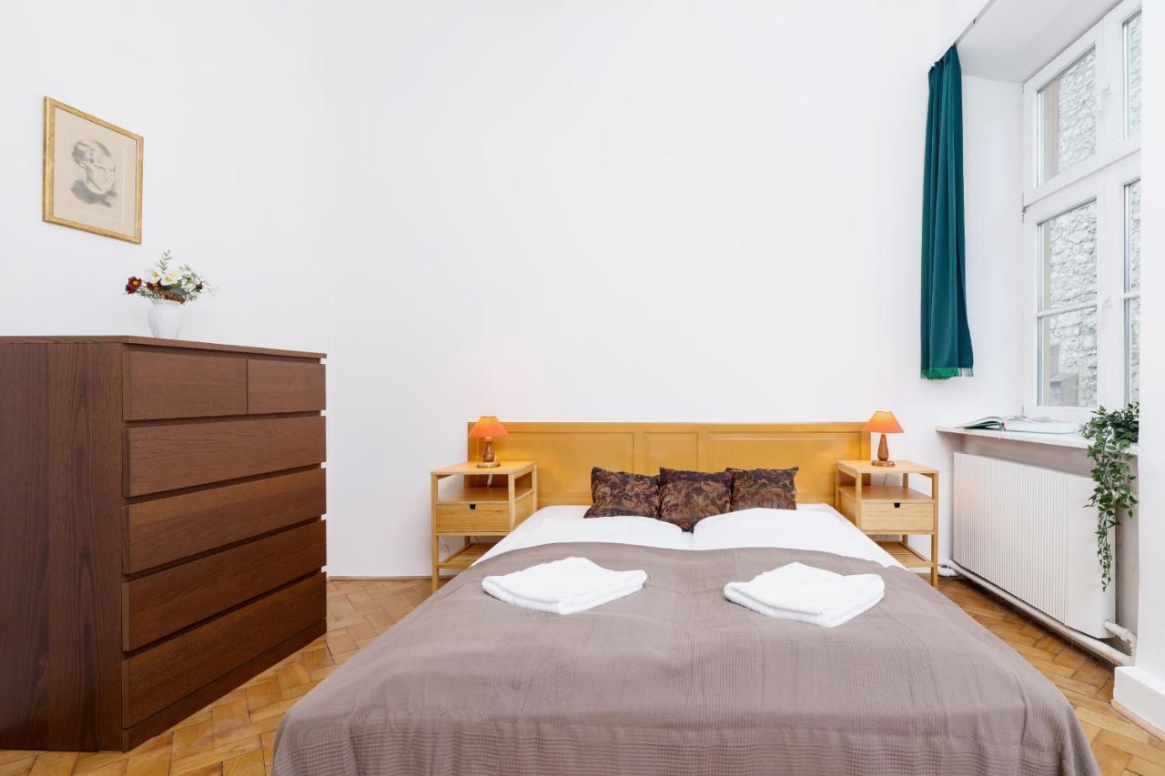 Apartment Pijarska Krakow By Noclegi Renters Extérieur photo